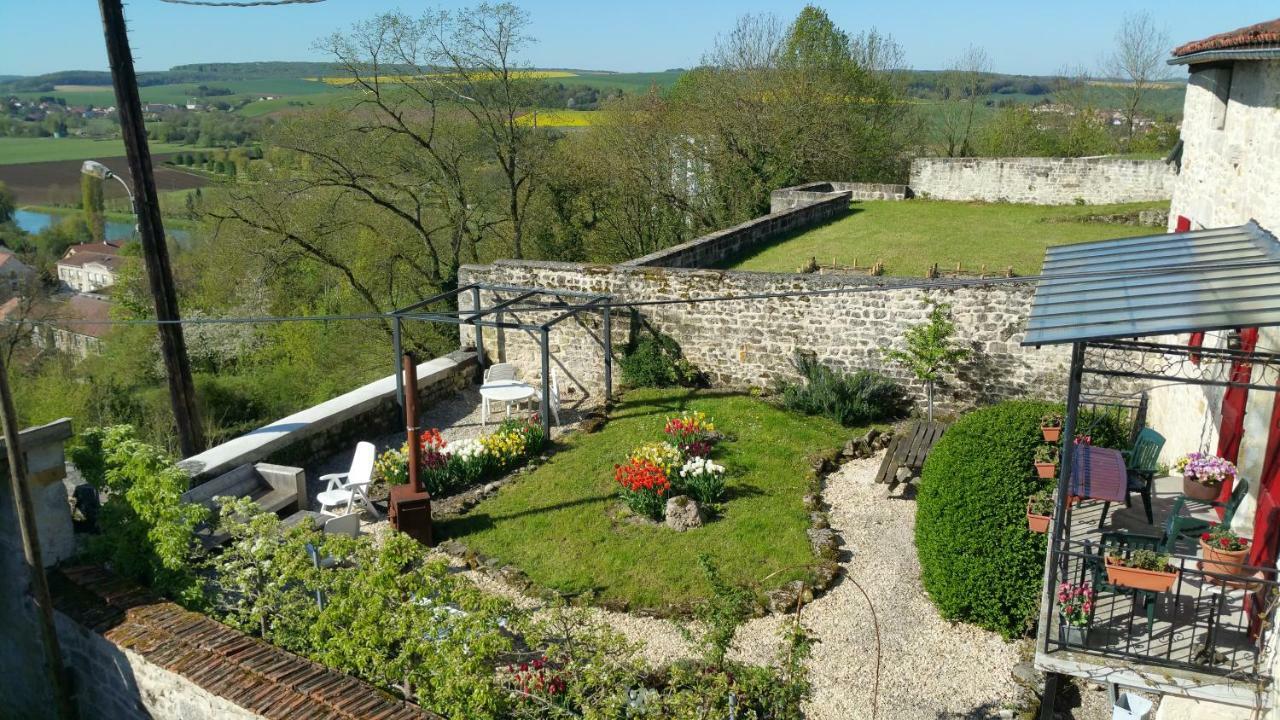 B&B Chez Fouchs - Chambre D'Hotes Dun-sur-Meuse Exterior photo